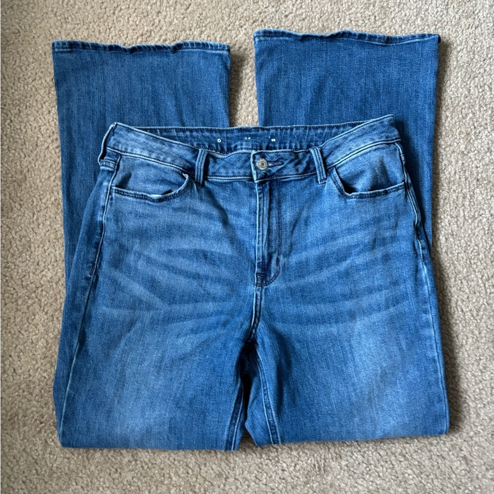 Old Navy WOW Flare Women's Jeans